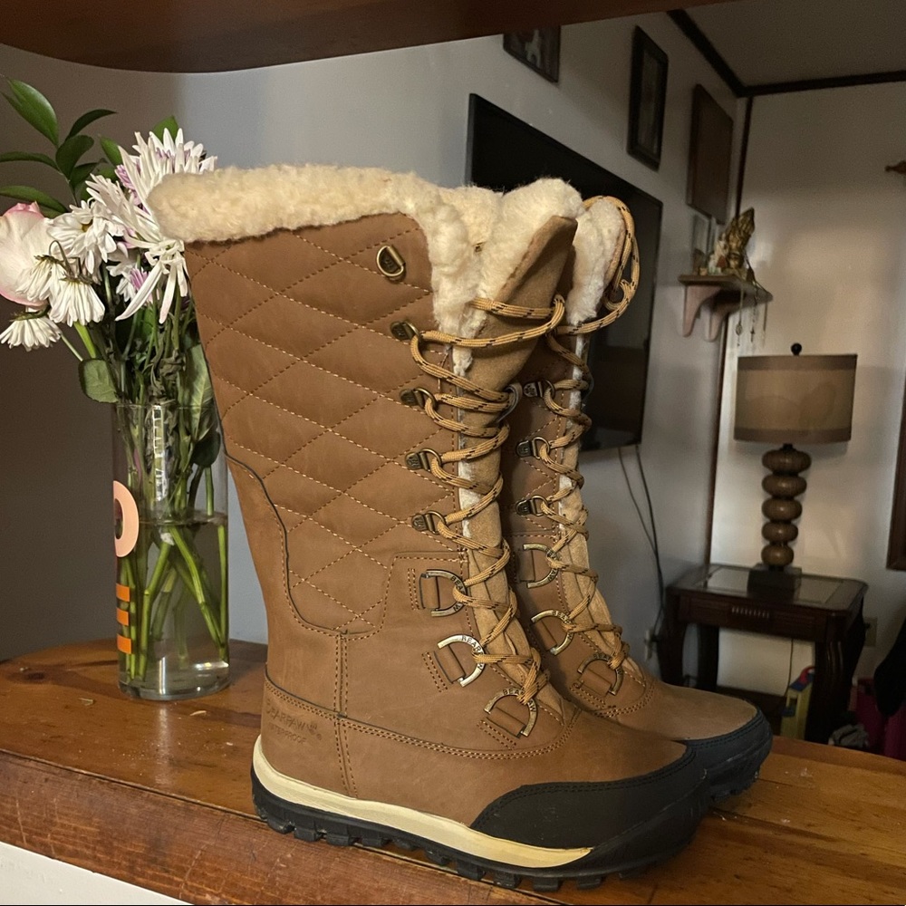 Bearpaw women’s lace up boots